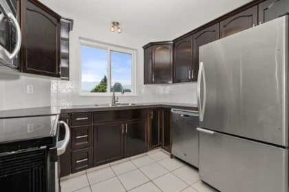 Kitchen Island Photo of 401 46777 Yale Road, Chilliwack, BC