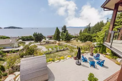 Staircase Photo of 6889 Island View Road, Sechelt, BC