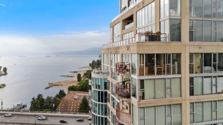 2302 1000 Beach Avenue, Vancouver, BC, Vancouver — Apartment/Condo for sale