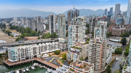 2302 1000 Beach Avenue, Vancouver, BC, Vancouver — Apartment/Condo for sale