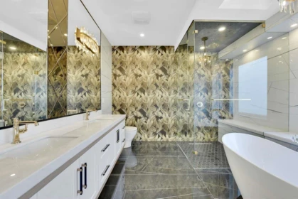 Hot Tub / Spa Photo of 10660 Roselea Crescent, Richmond, BC