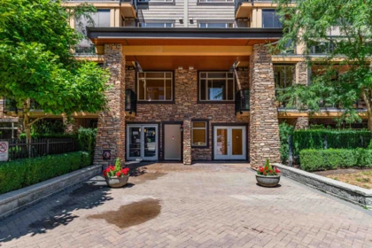 356 8258 207a Street, Langley, BC, Langley — Apartment/Condo for sale