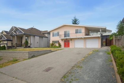 18463 56 Avenue, Surrey, BC, Surrey — Single Family Residence for sale