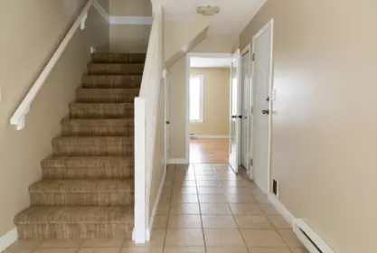 Entry Foyer Photo of 61 5556 Peach Road, Chilliwack, BC