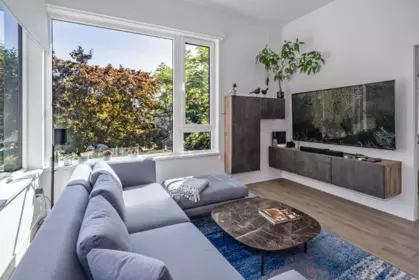 Kitchen Island Photo of 487 W 26th Avenue, Vancouver, BC