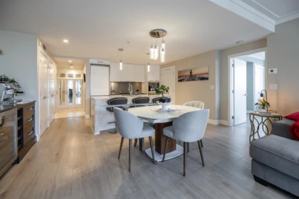 Kitchen Island Photo of 204 15152 Russell Avenue, White Rock, BC