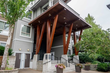 321 6688 120 Street, Surrey, BC, Surrey — Apartment/Condo for sale