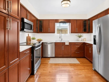 Kitchen Island Photo of 12 39752 Government Road, Squamish, BC