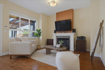Kitchen Photo of 321 172a Street, Surrey, BC