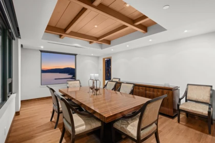 Kitchen Island Photo of 10 2250 Bellevue Avenue, West Vancouver, BC