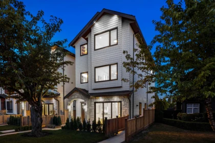 2 6682 Napier Street, Burnaby, BC, Burnaby — Half Duplex for sale
