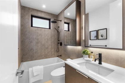 Mudroom Photo of 2 6682 Napier Street, Burnaby, BC