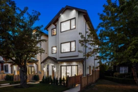 2 6682 Napier Street, Burnaby, BC