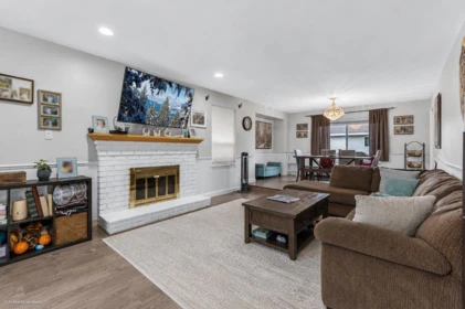 Kitchen Photo of 16375 Middleglen Place, Surrey, BC
