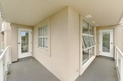 705 10523 University Drive, Surrey, BC, Surrey — Apartment/Condo for sale