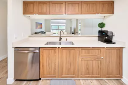 Kitchen Photo of 705 10523 University Drive, Surrey, BC