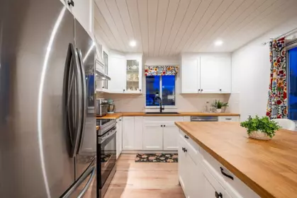 Kitchen Photo of 26567 28a Avenue, Langley, BC