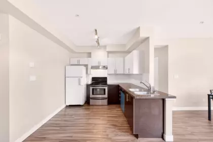 109 5692 Kings Road, Vancouver, BC, Vancouver — Apartment/Condo for sale