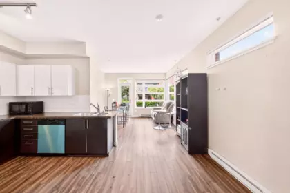 109 5692 Kings Road, Vancouver, BC, Vancouver — Apartment/Condo for sale