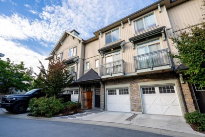 Living Room Photo of 48 20487 65 Avenue, Langley, BC