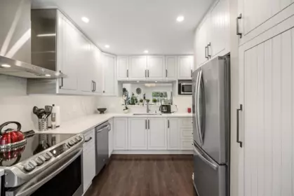 Kitchen Island Photo of 21 6537 138 Street, Surrey, BC