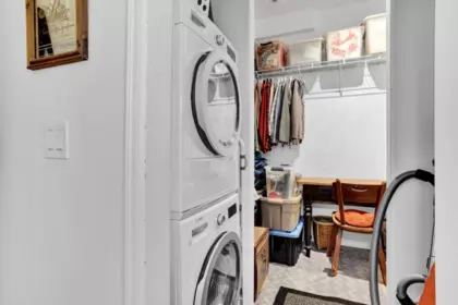 Guest Bathroom Photo of 980 W 16th Avenue, Vancouver, BC