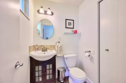 Walk-In Closet Photo of 4627 Hoskins Road, North Vancouver, BC