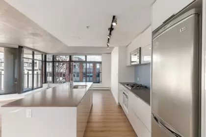 Dining Area Photo of 810 128 W Cordova Street, Vancouver, BC