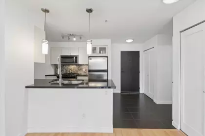 Breakfast Nook Photo of 218 405 Skeena Street, Vancouver, BC