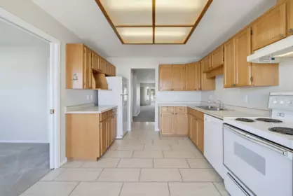 Walk-In Closet Photo of 86 32691 Garibaldi Drive, Abbotsford, BC