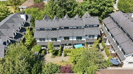 Garden / Landscaping Photo of 5743 St George Street, Vancouver, BC