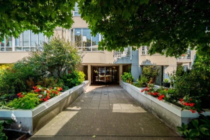 Hot Tub / Spa Photo of 105 2195 W 5th Avenue, Vancouver, BC