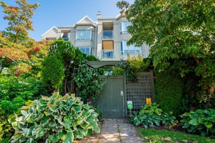 Outdoor Deck Photo of 105 2195 W 5th Avenue, Vancouver, BC