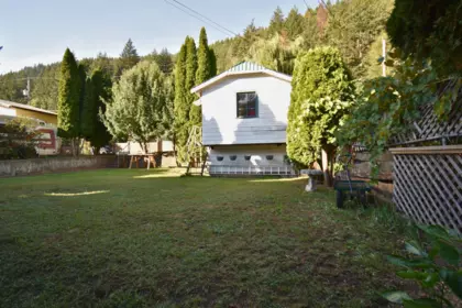 Living Room Photo of 48813 Chaumox Road, Boston Bar / Lytton, BC