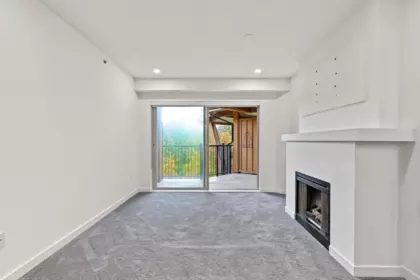 Mudroom Photo of 403 500 Klahanie Drive, Port Moody, BC