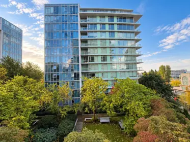 807 5900 Alderbridge Way, Richmond, BC, Richmond — Apartment/Condo for sale