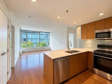 807 5900 Alderbridge Way, Richmond, BC, Richmond — Apartment/Condo for sale