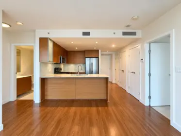807 5900 Alderbridge Way, Richmond, BC, Richmond — Apartment/Condo for sale