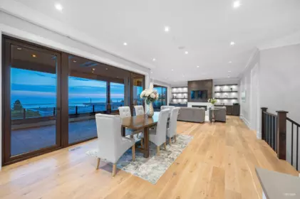Breakfast Nook Photo of 14439 Sunset Lane, White Rock, BC