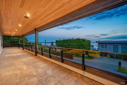 Family Room Photo of 14439 Sunset Lane, White Rock, BC