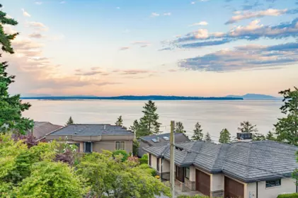 Outdoor Deck Photo of 14439 Sunset Lane, White Rock, BC