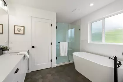 Guest Bathroom Photo of 7567 196a Street, Langley, BC