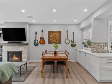 Family Room Photo of 17 2422 Hawthorne Avenue, Port Coquitlam, BC