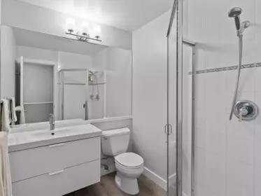 Hallway Photo of 17 2422 Hawthorne Avenue, Port Coquitlam, BC