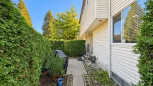 29 3417 E 49th Avenue, Vancouver, BC