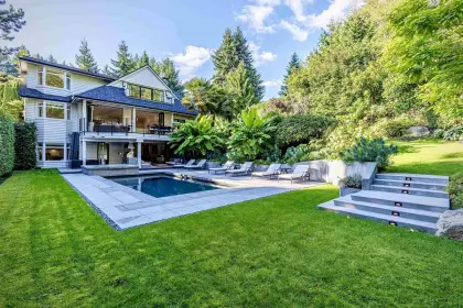 5721 Westport Court, West Vancouver, BC, West vancouver — Single Family Residence for sale