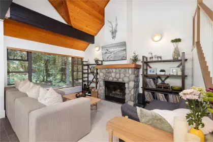 4608 Montebello Place, Whistler, BC, Whistler — Townhouse for sale