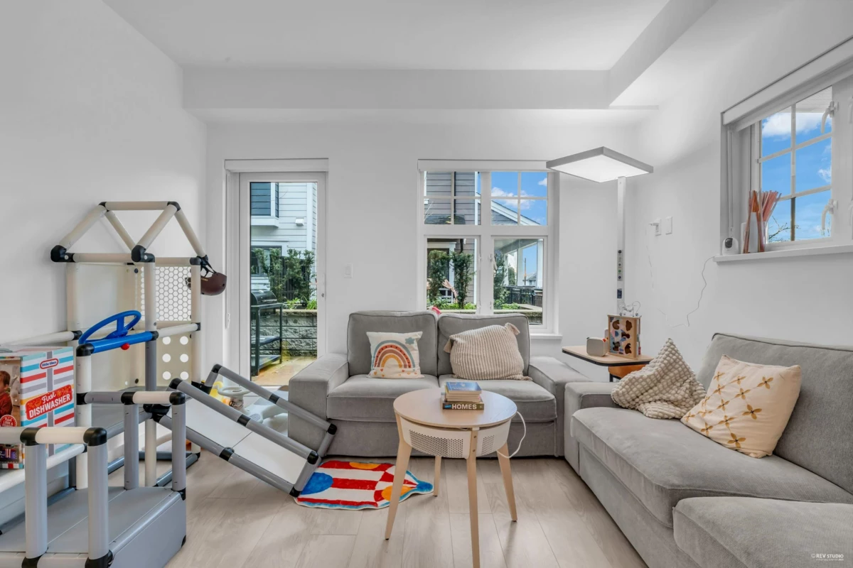 Family Room Photo of 116 678 Fairview Street, Coquitlam, BC