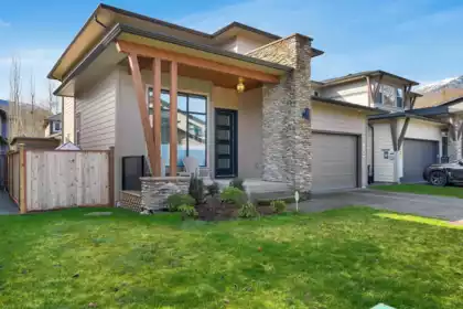 1706 Sparrow Way, Squamish, BC, Squamish — Single Family Residence for sale
