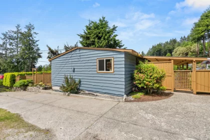 5288 Snodgrass Road, Sechelt, BC, Sechelt — Single Family Residence for sale